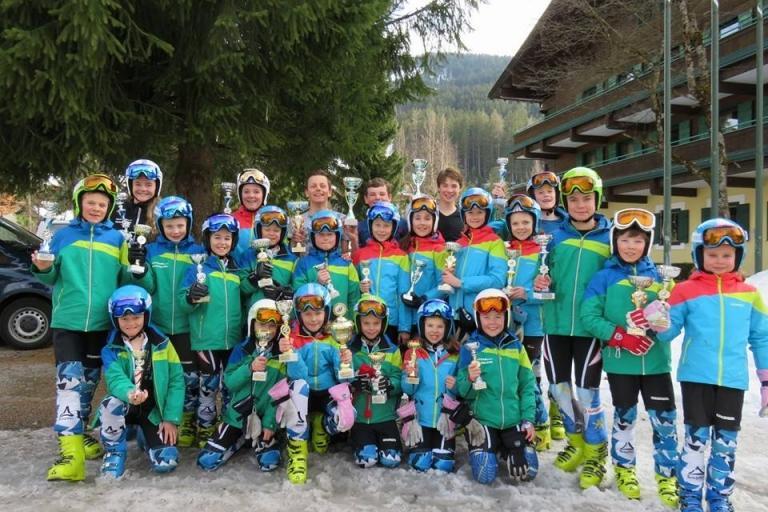 Skiteam Midden Nederland maakt grote indruk bij Oostenrijkse RS – wedstrijd “Sport Flory Gedächtnislauf” in Filzmoos.